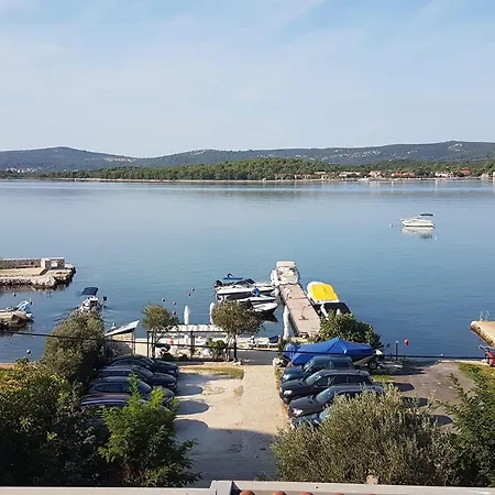 דירה R&b טוראני