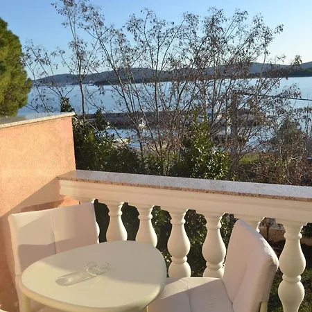 R&b Apartament *