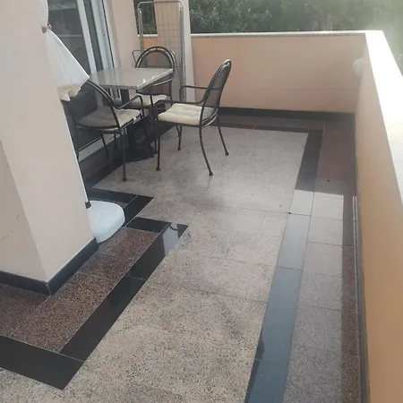 R&b Apartment