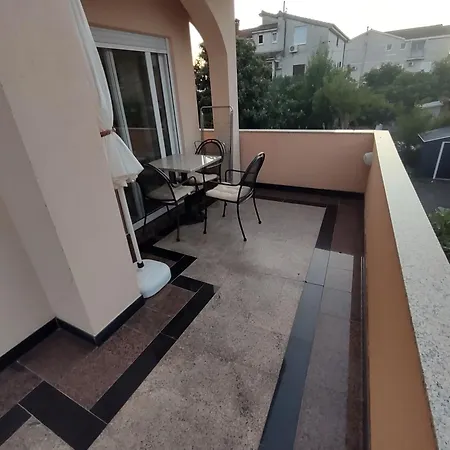 Apartment R&b *