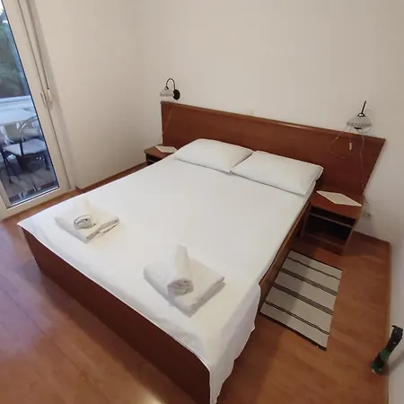 Apartment R&b *
