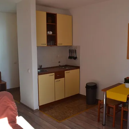 R&b Apartment Turanj